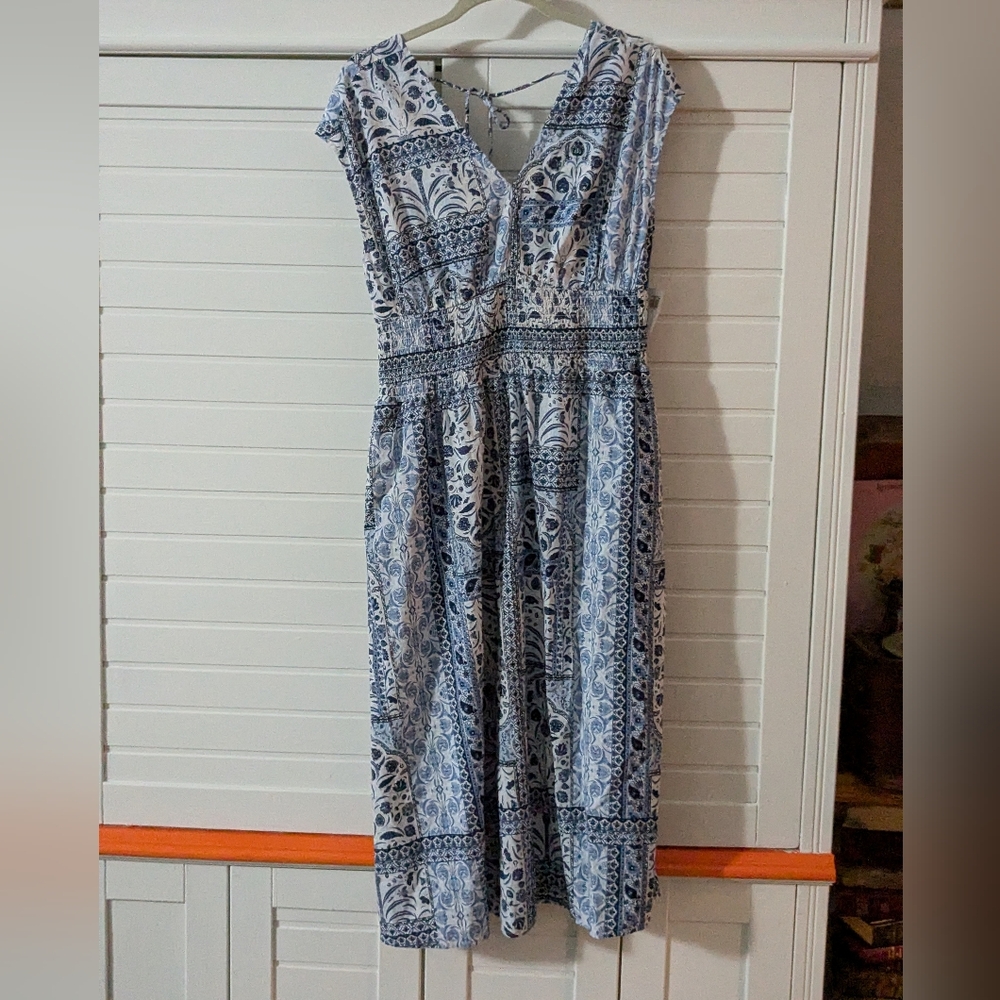 Nwt blue and cream Old Navy summer dress